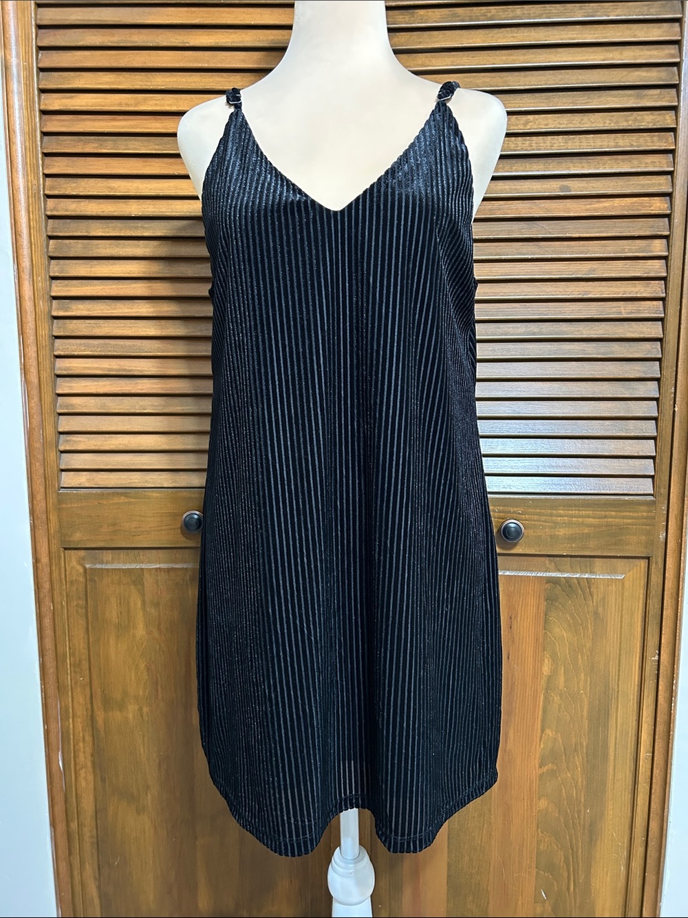 Wild Fable Ribbed Textured Velvet V-Neck Mini Dress Size M